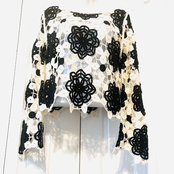 Cloth By Design-Crocheted Black/Ivory Cut Out Flower Knit Bell Sleeve Sweater-XL - Picture 3 of 16